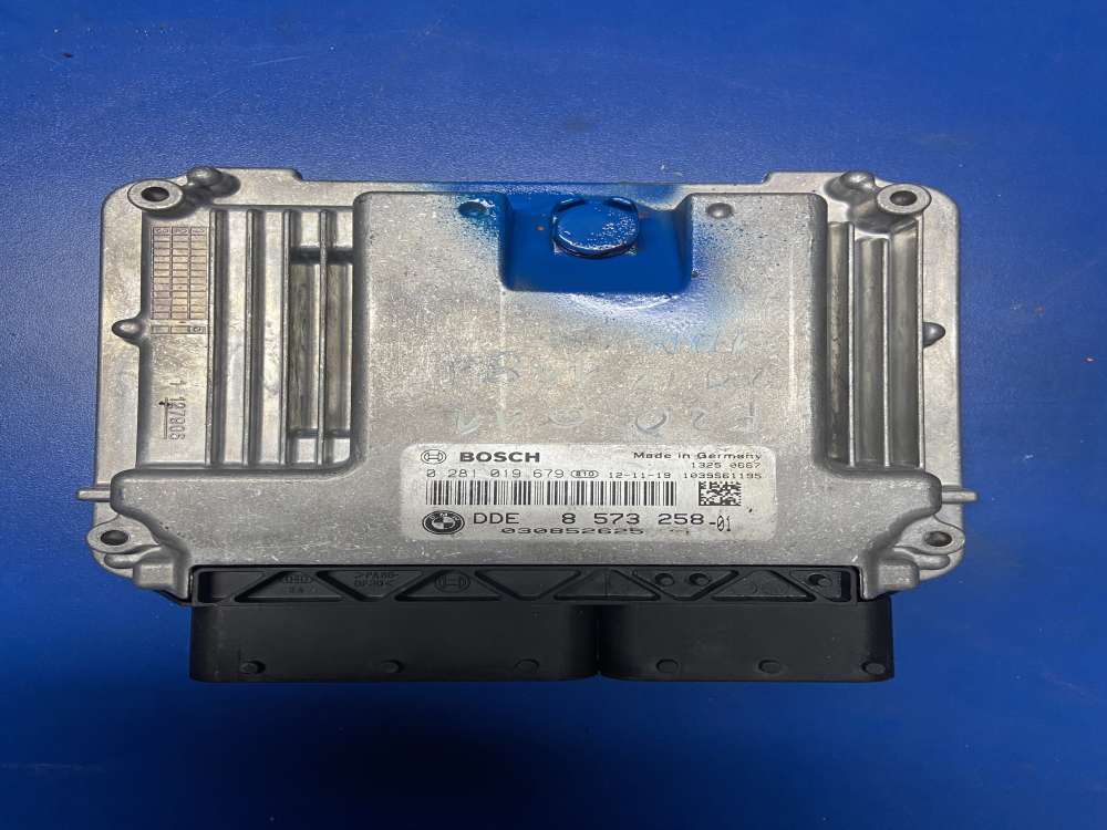 0281019679  BMW F30 MOTOR BEYNİ DDE8573258