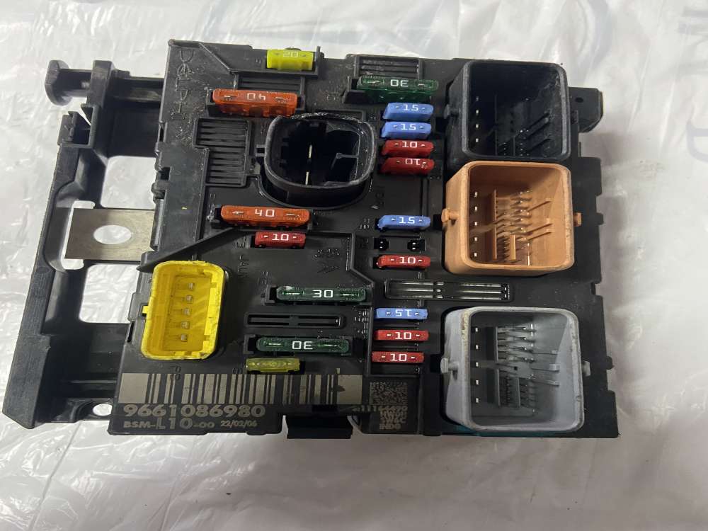 9661086980 Peugeot 207 Citröen C3 BSM L10 sigorta kutusu orjinal