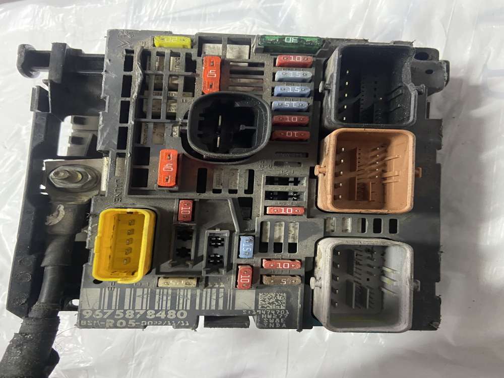 9675878480 Citroen Berlingo Sigorta Tablası R05