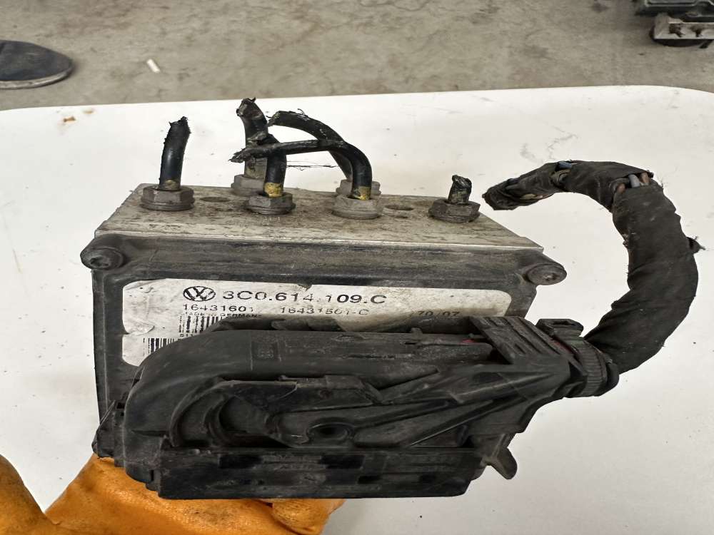 3C0614109C VW Passat B6 ABS Pompası Beyni